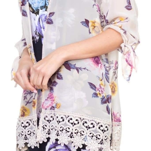 Floral Kimono - Picture 3 of 5